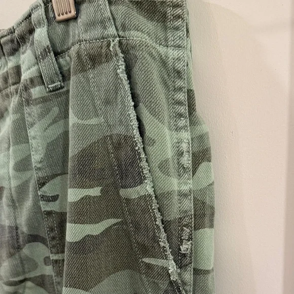 AMO Women’s Camouflage Pants - Picture 5 of 8